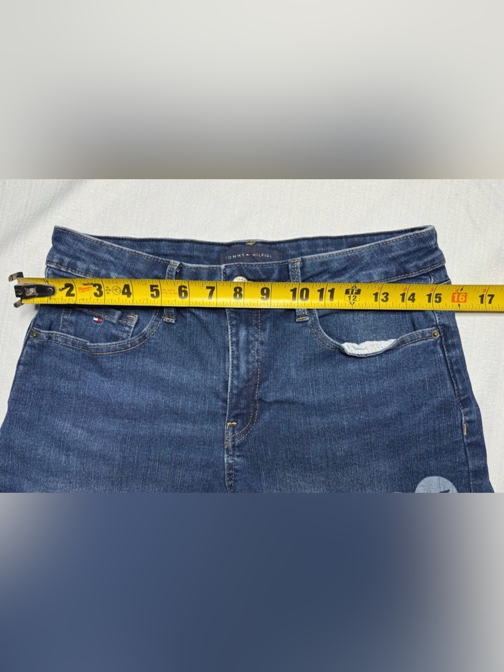 Tommy Hilfiger Women’s Greenwich Mid Rise Denim Shorts Size 6 - Picture 7 of 9
